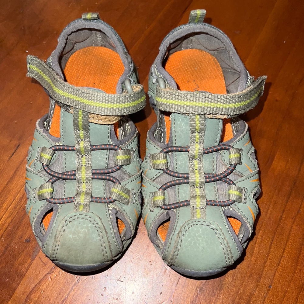 Merrell Hydro Jr size 7.5 wide green